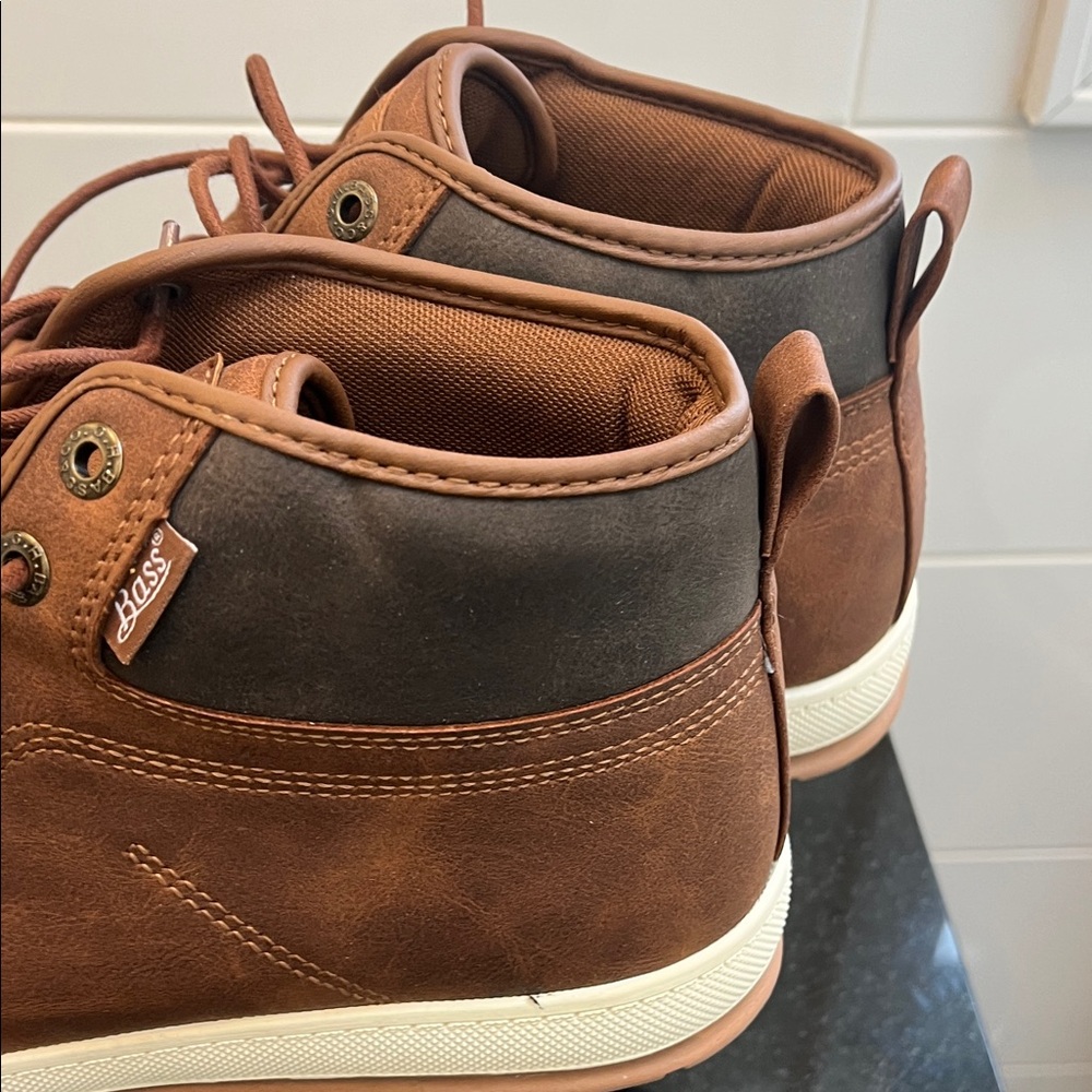 Bass Men's Brown Chukka Boots - Picture 6 of 9